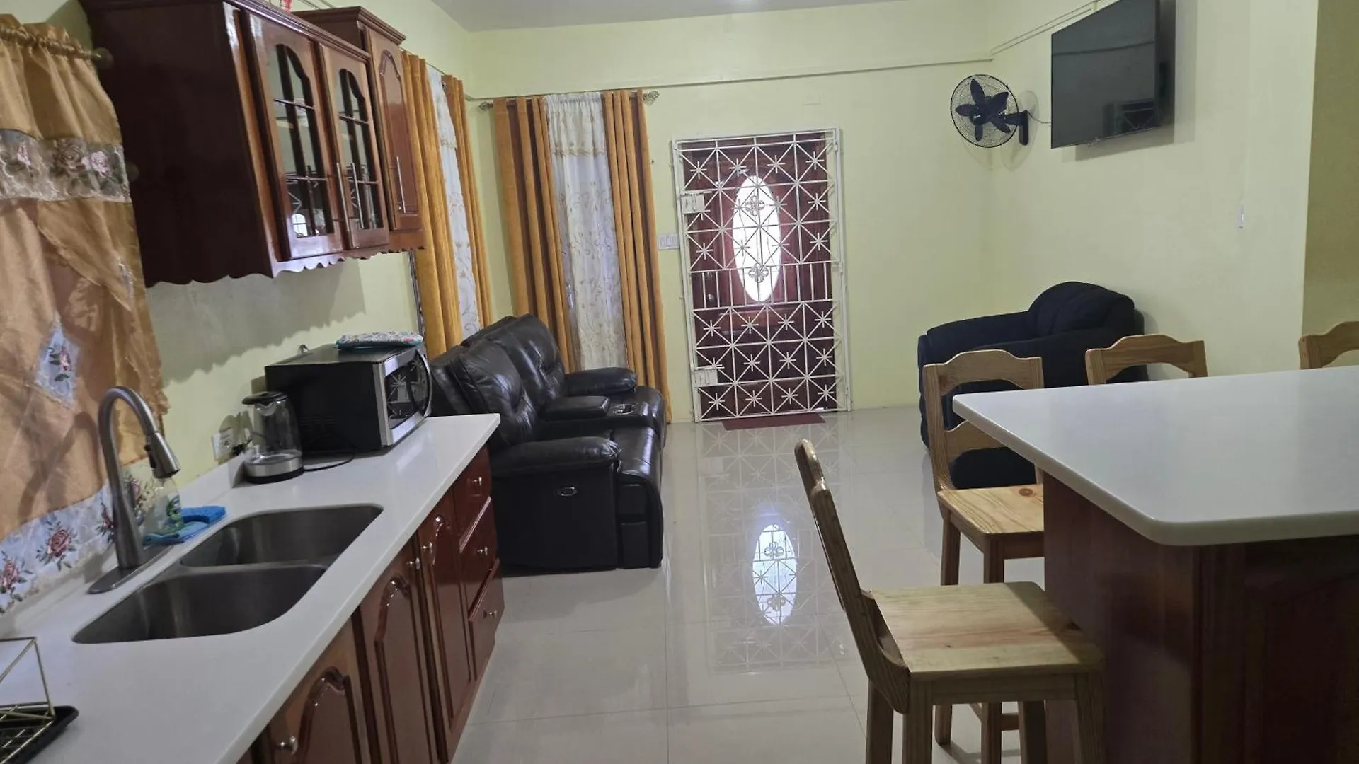 Apartment Royal Vybez Vacation Homes Spanish Town
