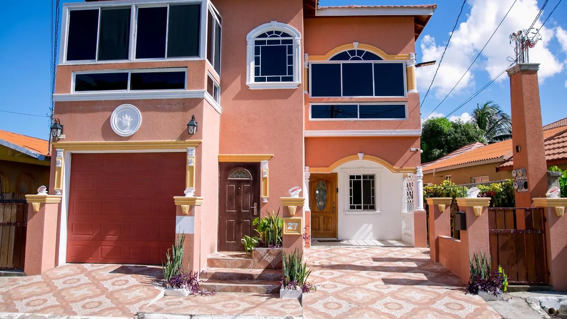 Apartment Royal Vybez Vacation Homes Spanish Town